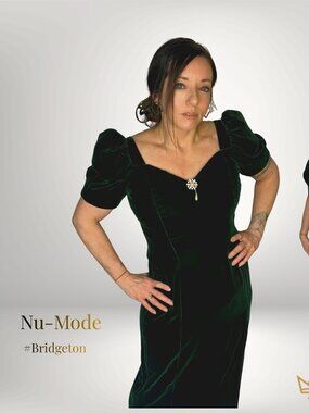 Vintage Emerald Velvet Dress Pearl Brooch Nu Mode 13/14